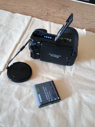 Cámara Casio Negra MPEG-4