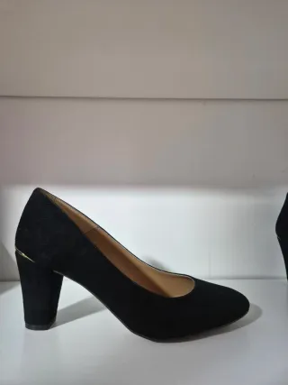 Zapatos de tacón negros para oficina