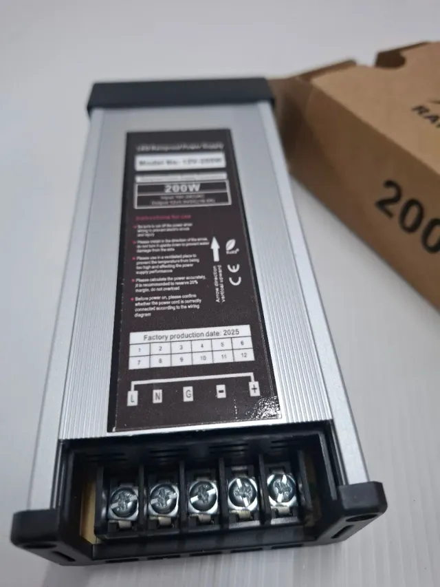 Fuente de Alimentación LED 200W 12V IP44
