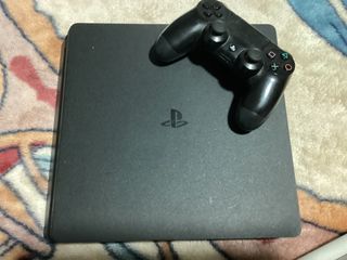 PS4 (PlayStation 4) Negra + Mando