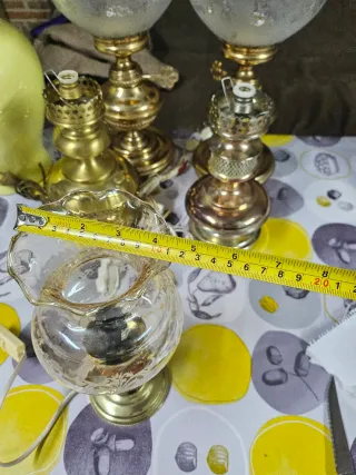 Lámpara de mesa latón y cristal decorado