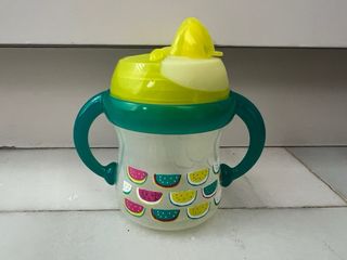 Lote bebé: doudou, biberón, protector enchufe