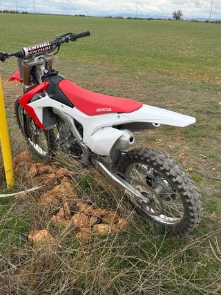 Honda CRF 450R 2017 Cross se acepta cambio