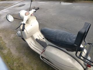 Vespa Sprint 150 Scooter