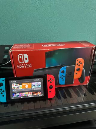 Nintendo Switch Azul, Rojo y Naranja