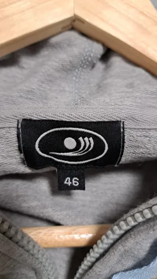 Chaqueta deportiva Runfit gris talla 46