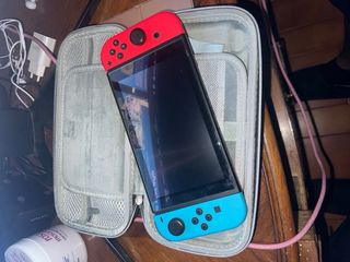 Nintendo Switch + Mario Kart 8 Deluxe