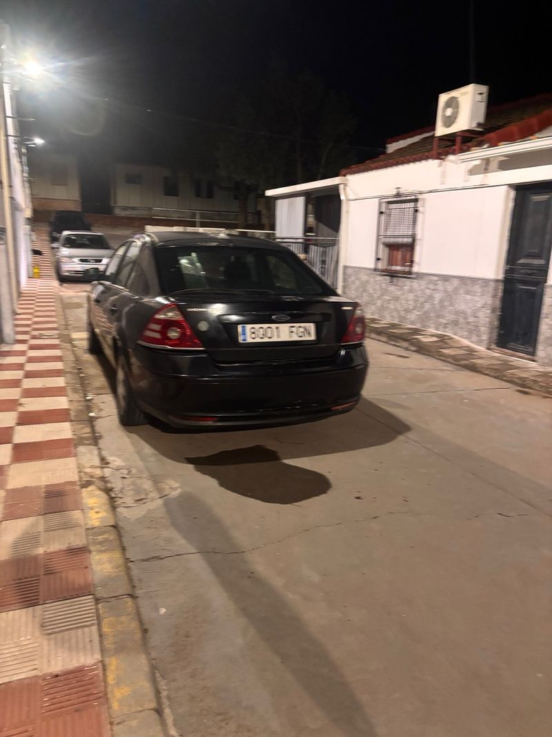 Ford Mondeo 2004 - foto 1