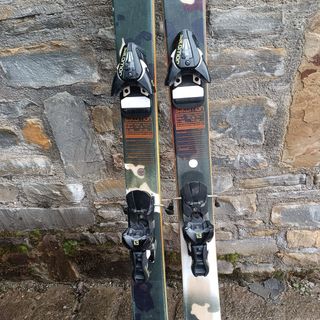 Esquís Salomon Suspect Rld 176cm/Fijaciones STH12