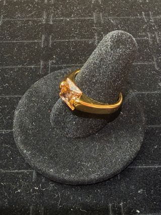 Anillo Acero Inoxidable con chapado oro 18K.