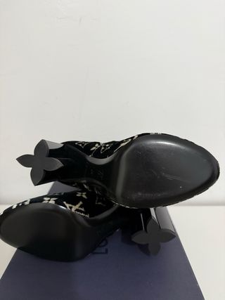 Botines Louis Vuitton Terciopelo Negro Beige