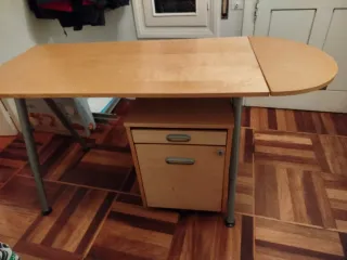 Mesa IKEA Galant con cajonera y extensión