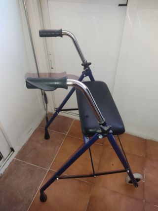 Andador personas mayores