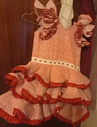 Traje de flamenca rojo y blanco talla 3 años