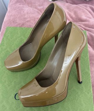 Tacones Gucci Beige/Oro