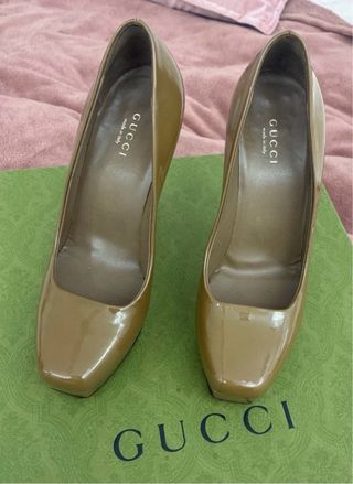 Tacones Gucci Beige/Oro