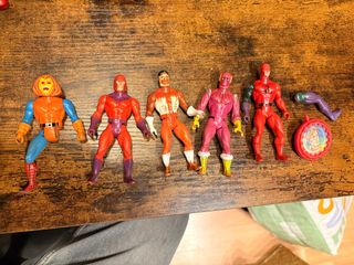 Lote Figuras Marvel Secret Wars + Escudo