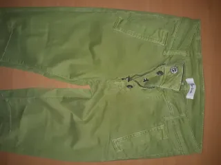 Pantalón pitillo verde