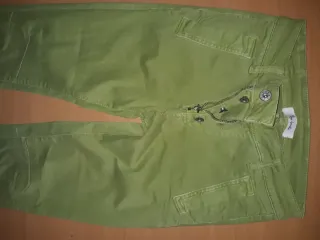 Pantalón pitillo verde