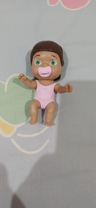 Muñeca Amicicci con chupete