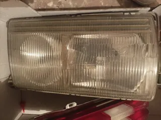 Pilotos y faro Mercedes 200D (W123)