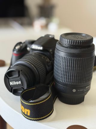Cámara Nikon D3100 + 2 objetivos y funda+ cargador