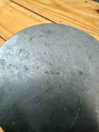 VASO ANTIGUO DE ALPACA CON GRABADO