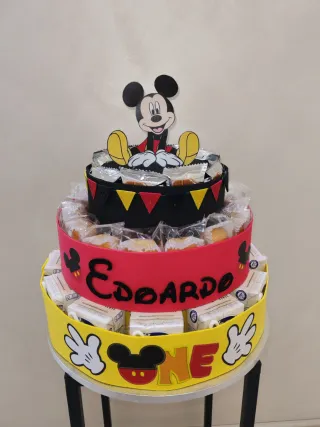 Torta di merendine Topolino per compleanno