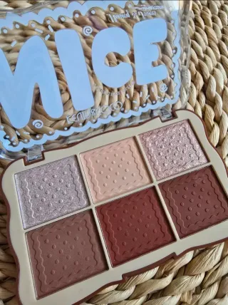 Paleta de sombras KEUIN&COCO