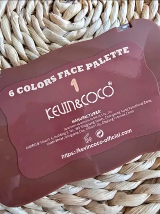 Paleta de sombras KEUIN&COCO