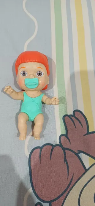 Muñeco Amicicci con chupete