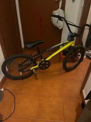 Bicicleta BMX Monty casi nueva