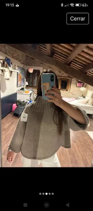 Jersey cuello alto oversize beige/gris