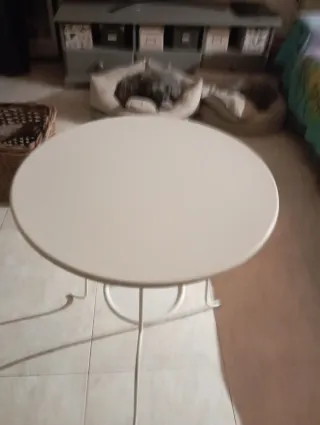 Mesita auxiliar redonda blanca