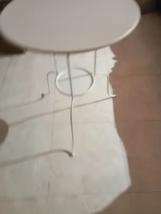 Mesita auxiliar redonda blanca