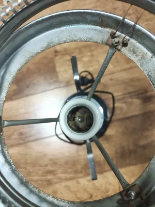 Base de lámpara de metal y cristal