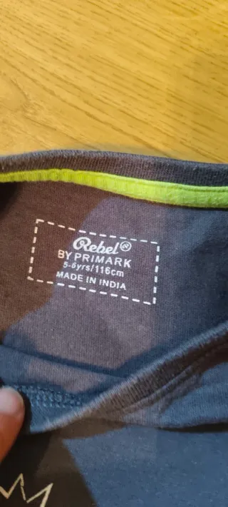 Camiseta gris lobo cómic talla 5-6