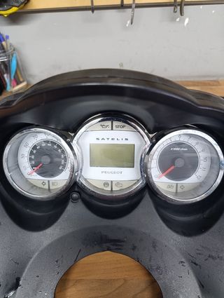 Cuadro instrumentos Peugeot Satelis 125