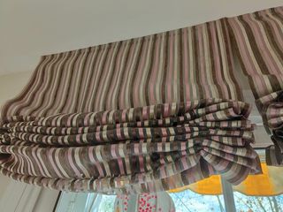 Cortina tipo estor de cuerda a rallas