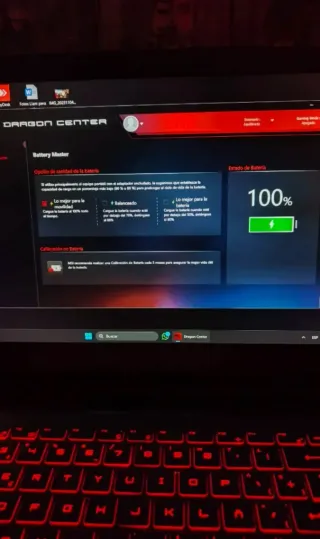 MSI Laptop Negra/Roja Seminueva