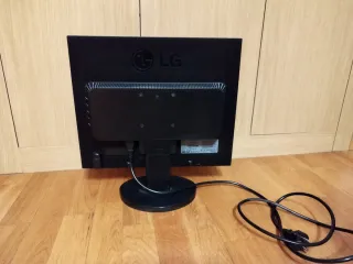 Monitor LG Flatron Plata