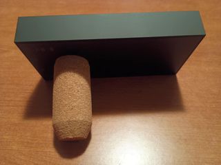 Cassa Bluetooth Portatile Nera e Marrone