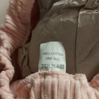 Cappellino a coste in cotone rosa