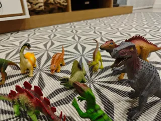 Lote dinosaurios de plástico