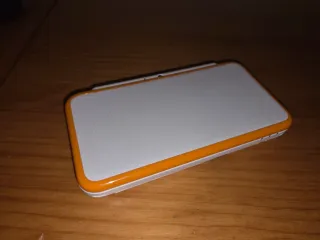Nintendo New 2DS XL Blanca y Naranja