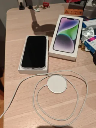 iPhone 14 con fallo conector de carga