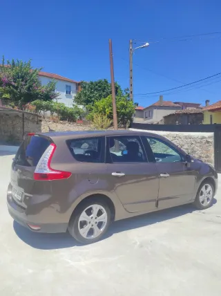 Renault Grand Scenic 2010