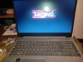 Portátil Lenovo Ideapad 3 15ADA05