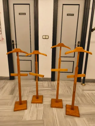 Perchas de madera para ropa