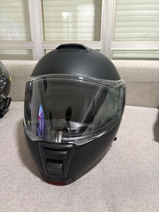 Casco de moto negro